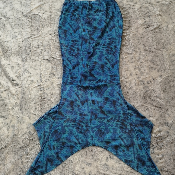 Girls Mermaid Skirt With Tail - Picture 14 of 15